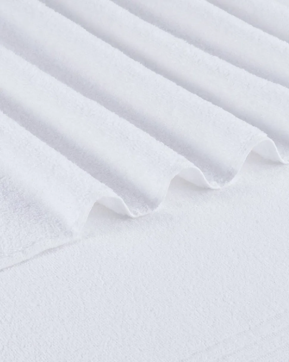 Southern Tide Performance Oversized Bath Towel