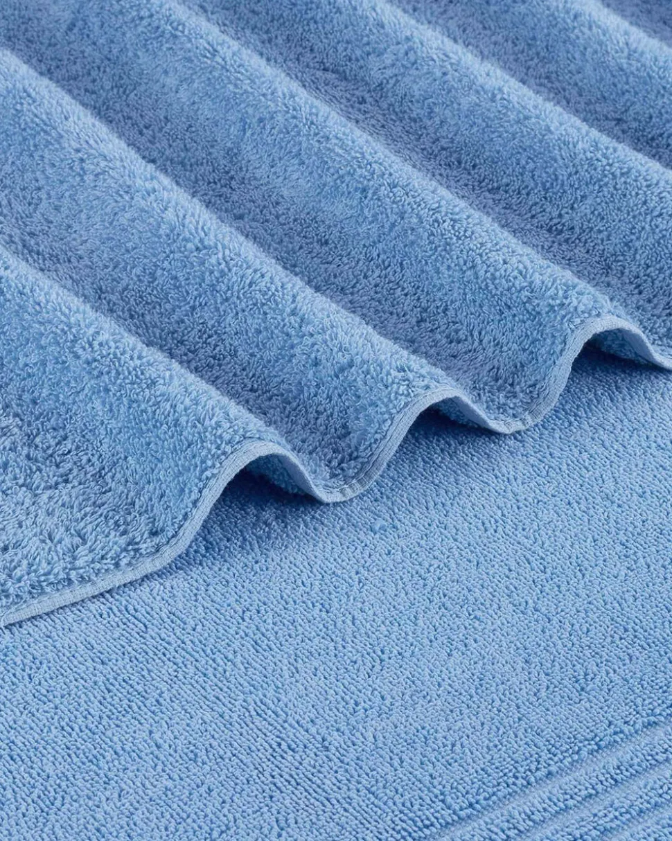 Southern Tide Performance Oversized Bath Towel